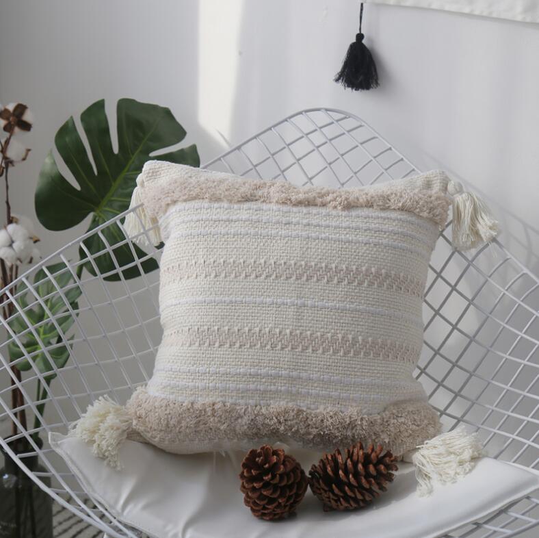 Tufted Throw Pillow with Tassels