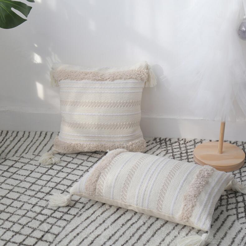Tufted Throw Pillow with Tassels